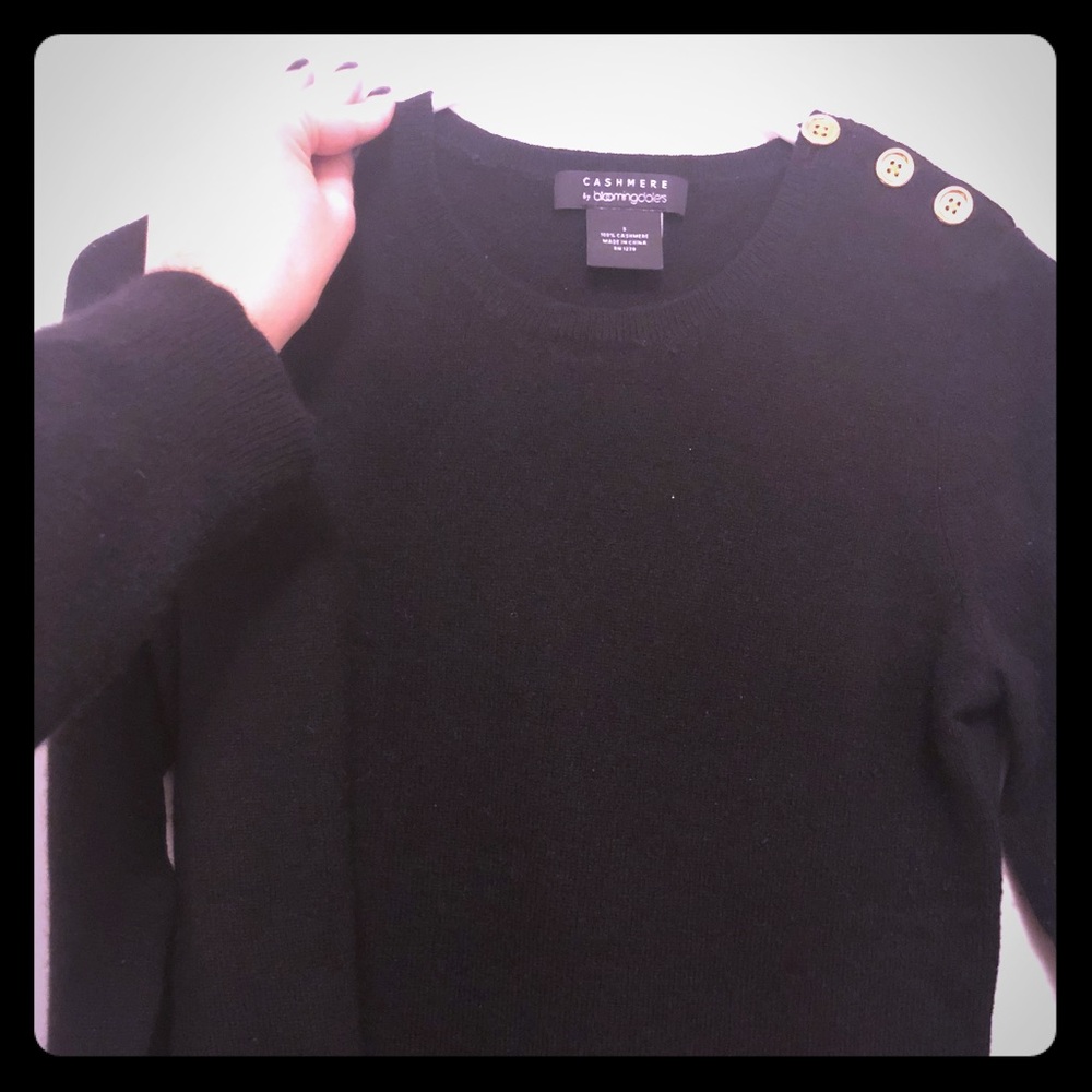 Bloomingdales Cashmere Sweater Size Small